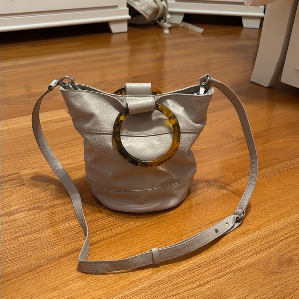 Elegant Cream Shoulder Bag from Abercrombie & Fitch